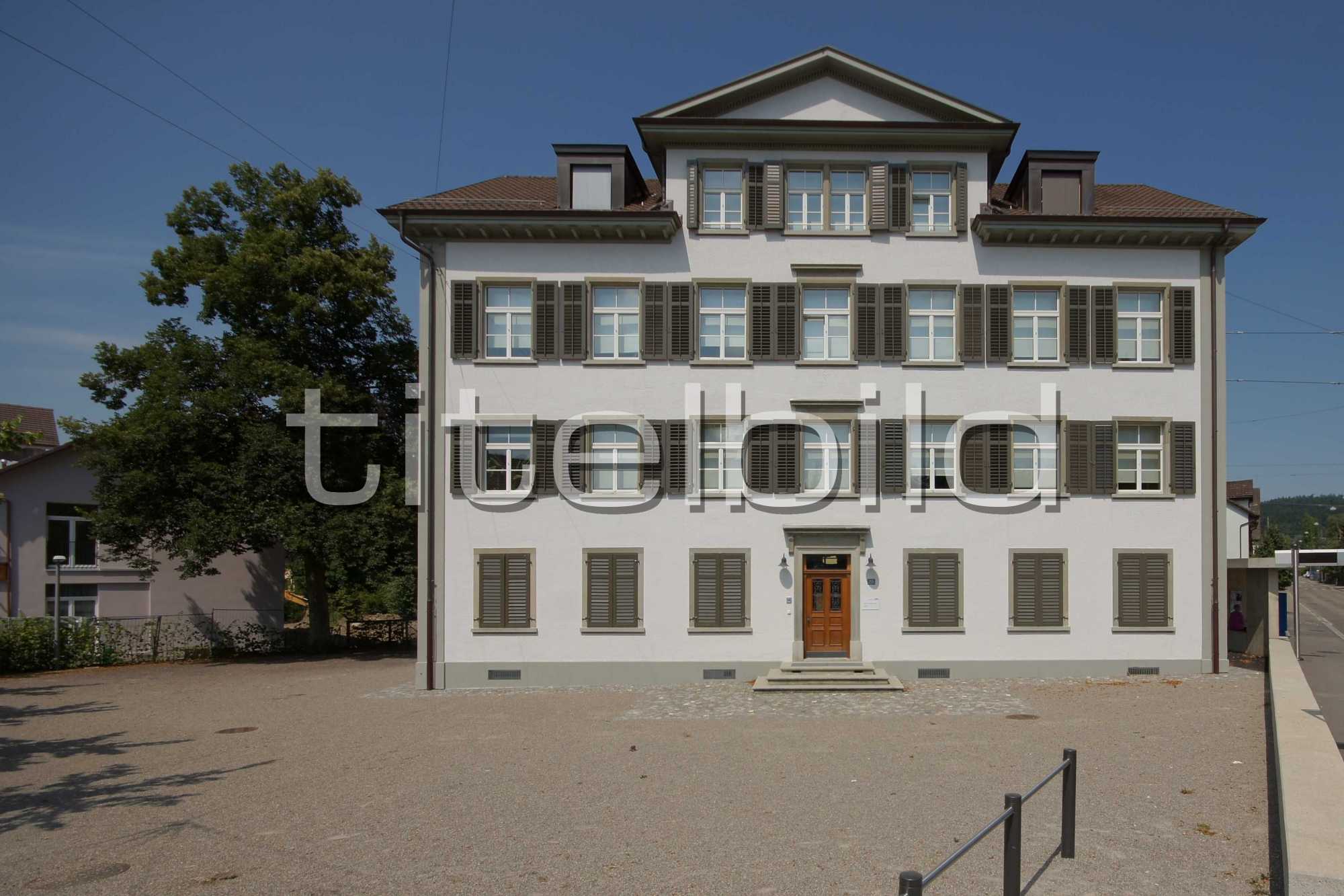 Projektbild-Nr. 4: Schulhaus Dorf