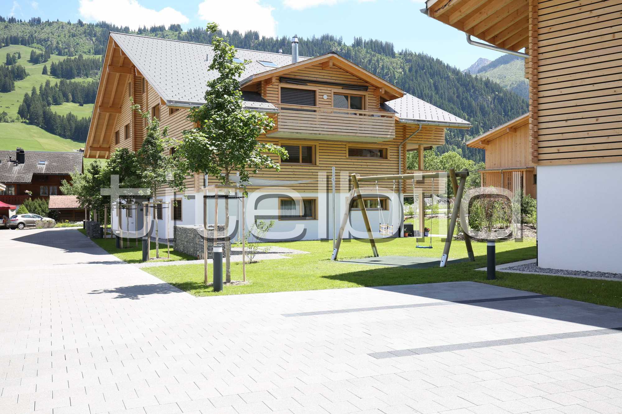 Projektbild-Nr. 1: Mehrfamilienhaus Tüll, Zweisimmen