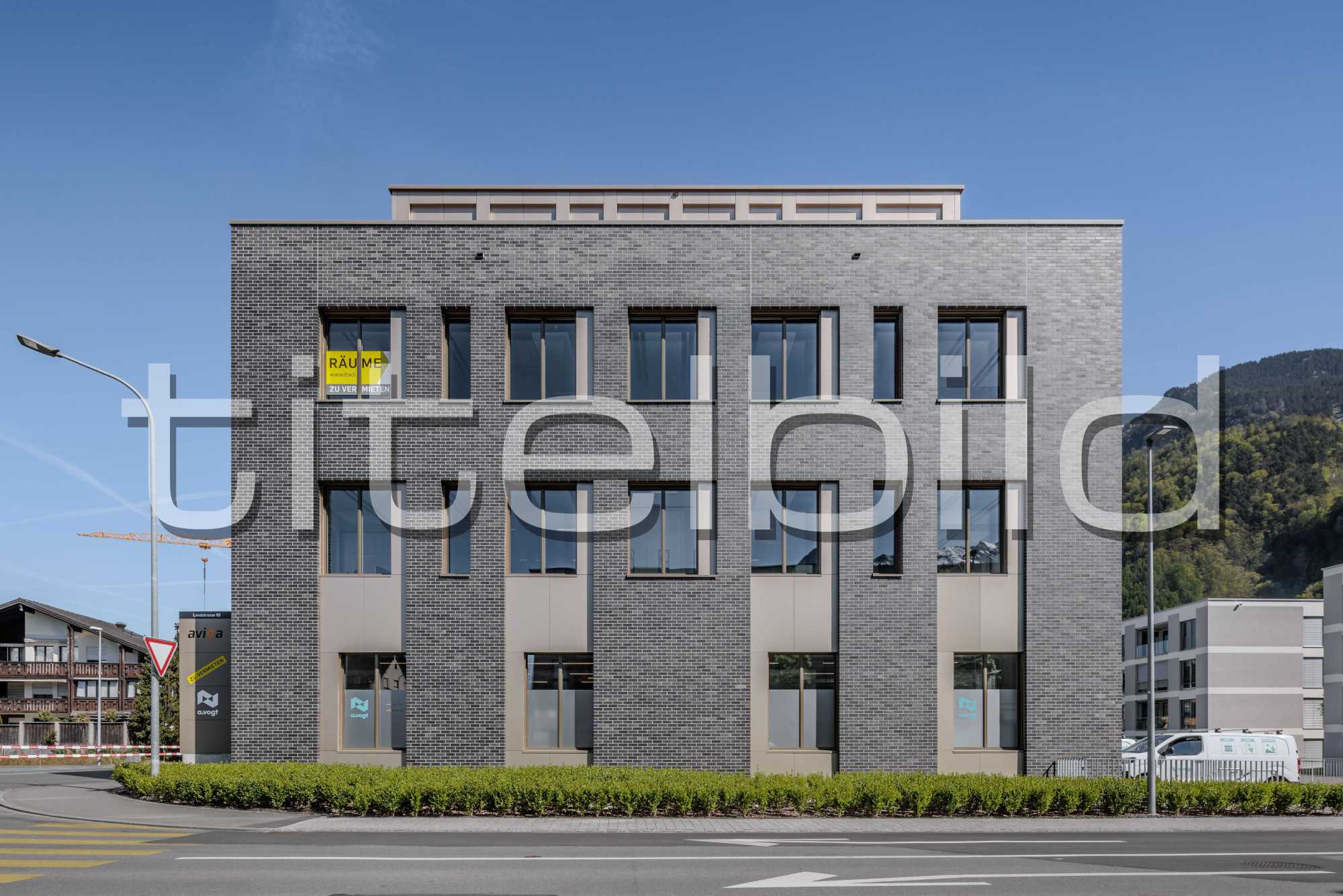 Projektbild-Nr. 1: Dienstleistungsgebäude Maschlina