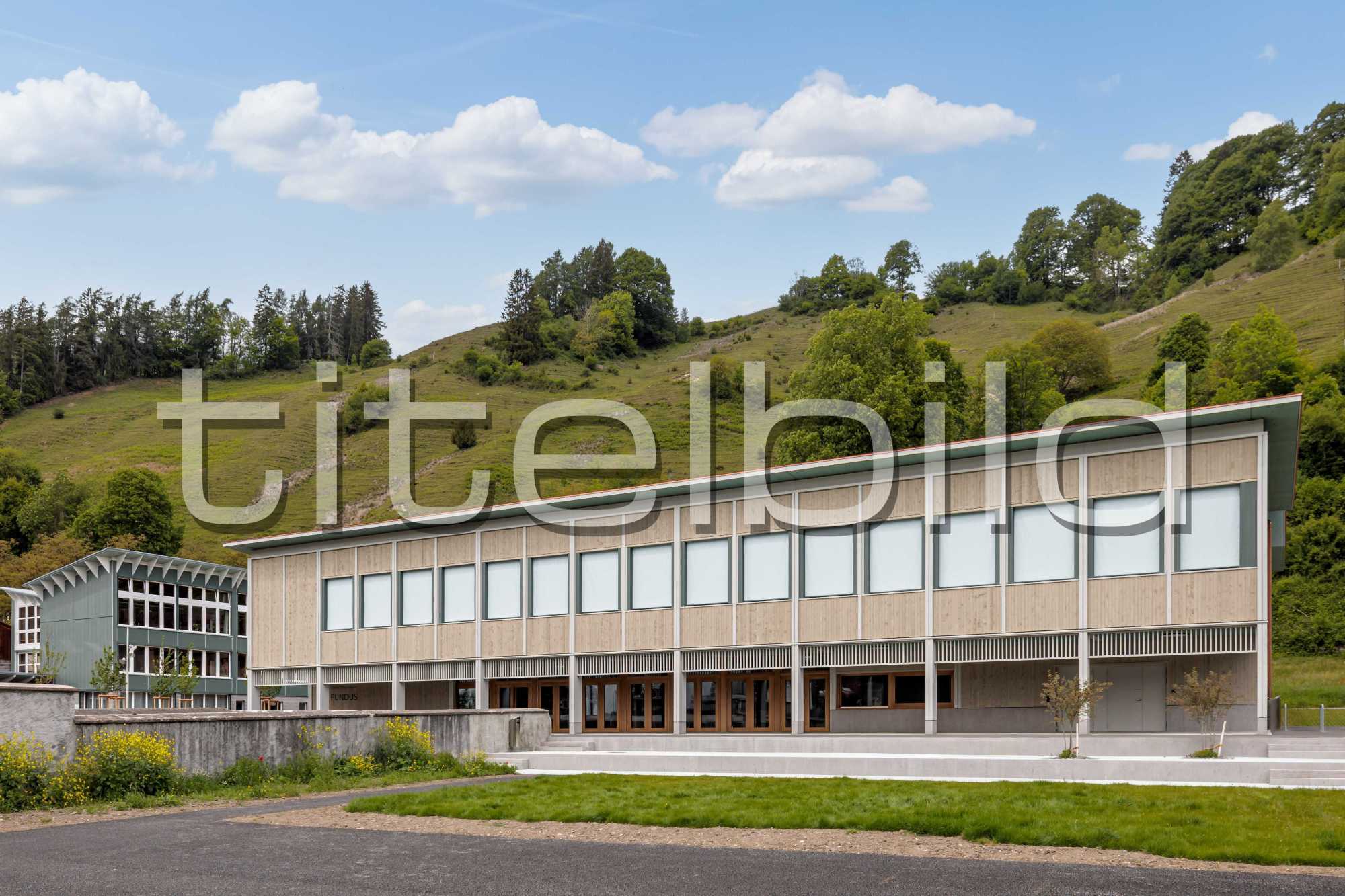 Projektbild-Nr. 1: Mehrzweckhalle der Gemeinde Grüsch