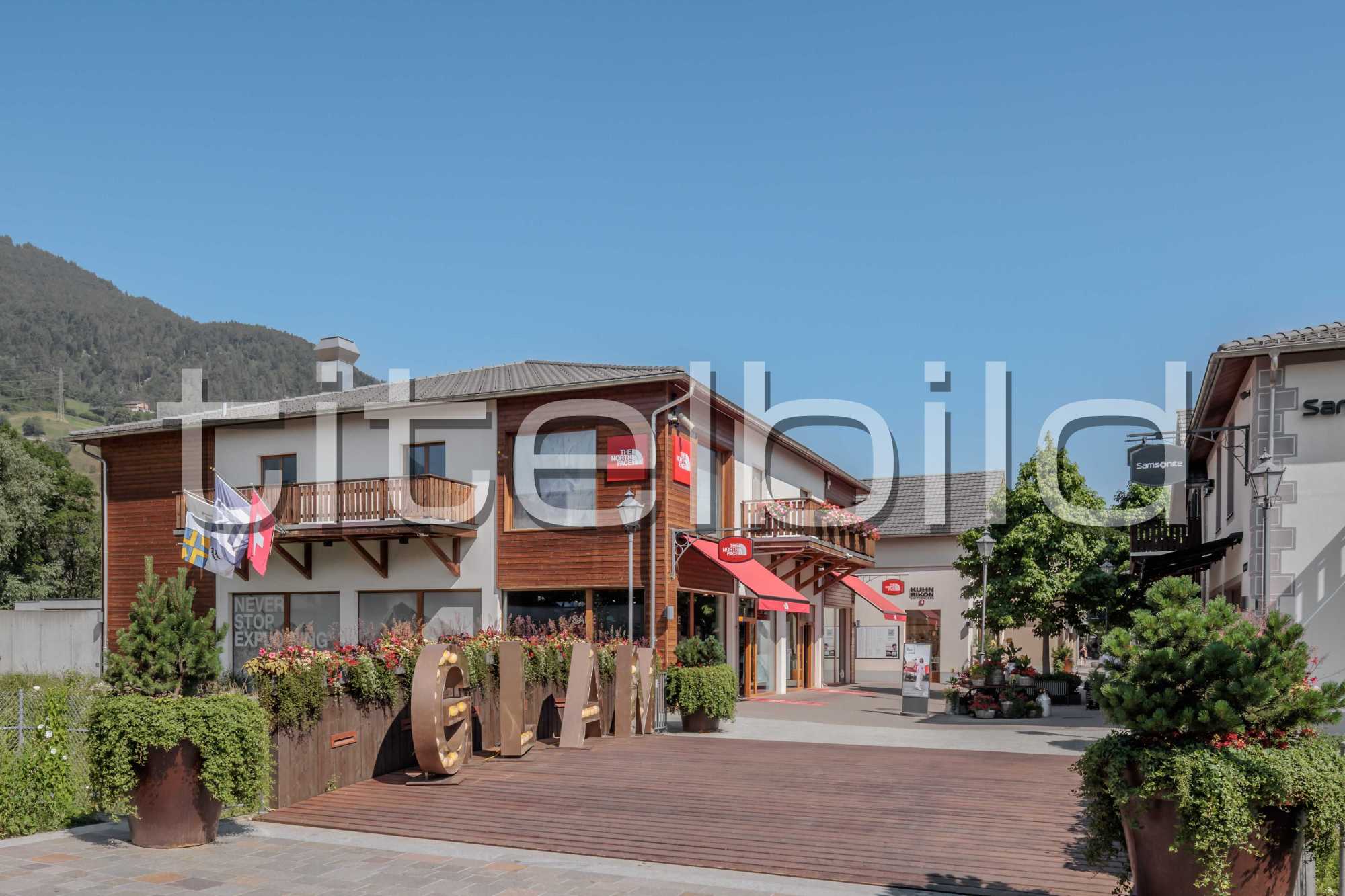 Projektbild-Nr. 7: Fashion Outlet Landquart, Units und Parkhaus